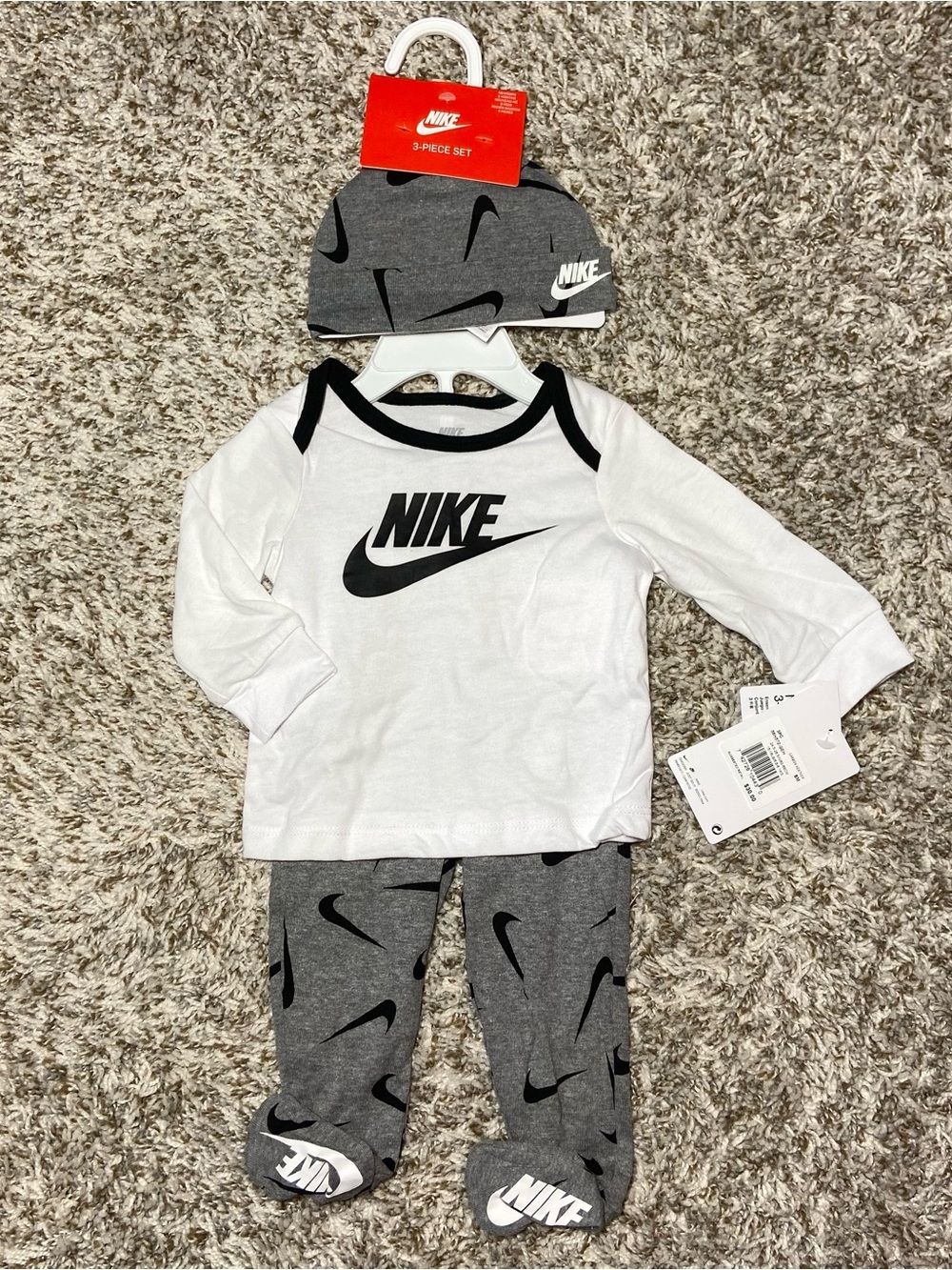 NEW NIKE 3PC Set Beanie Hat Long Sleeve & Pants